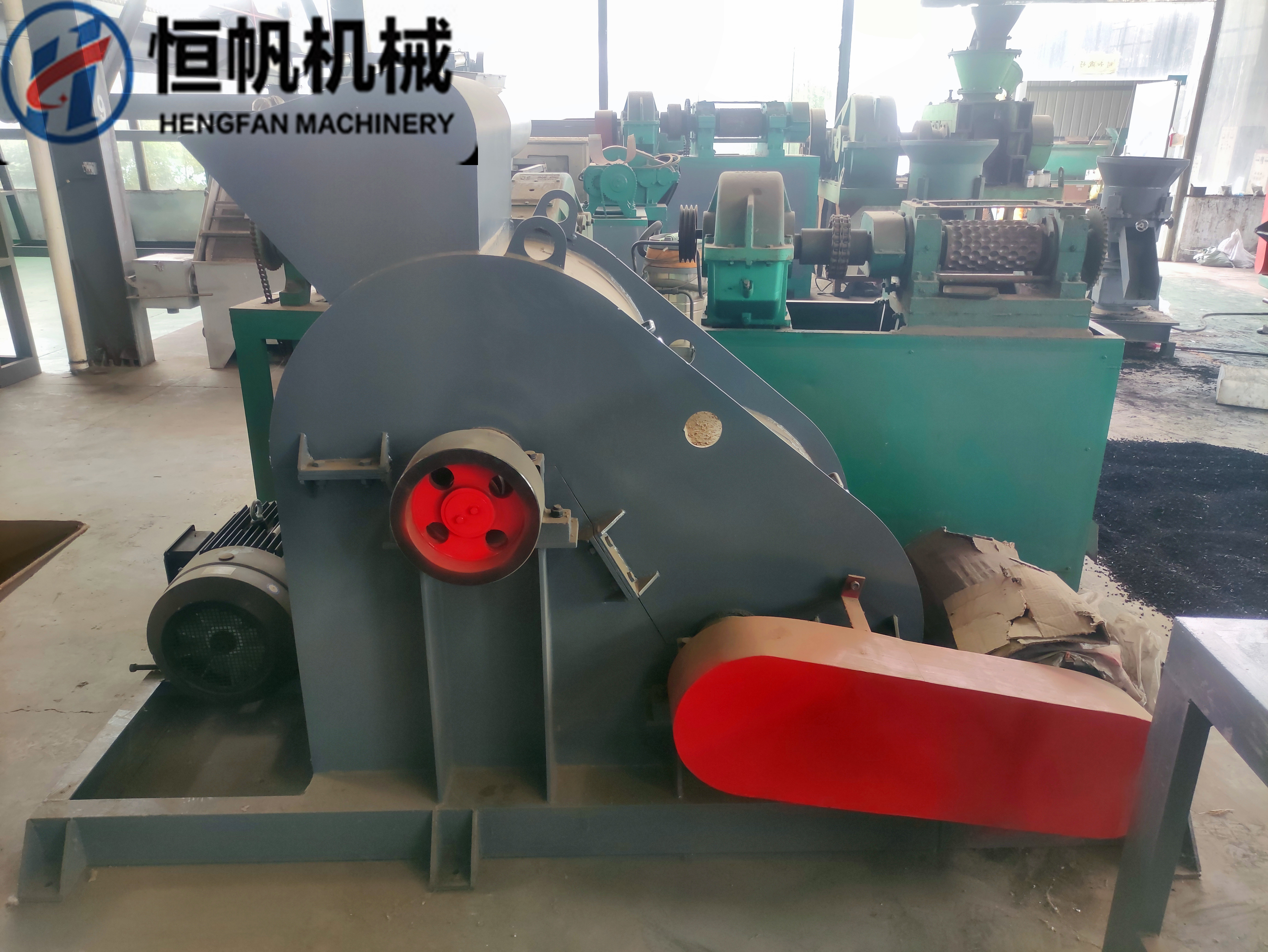 翻堆機(jī)與其他類型機(jī)如“打翻機(jī)”、 “攪拌機(jī)”、“螺旋翻攪機(jī)”等相比具有顯著特點(diǎn)(圖1)